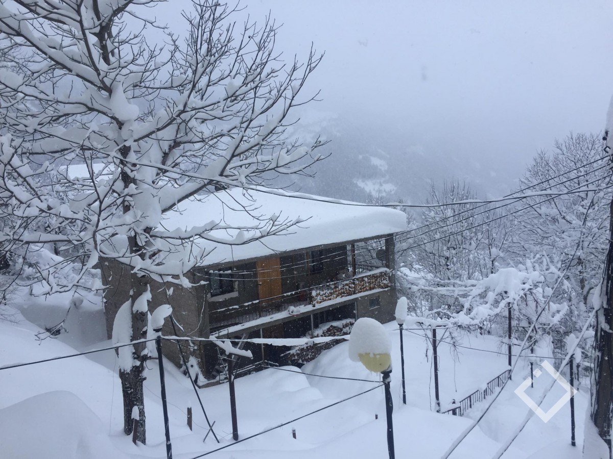 ხულოს მაღალი ზონის სოფლებში თოვლის საფარი 2 მეტრს აღწევს - ჩაკეტილია შიდა სასოფლო გზები