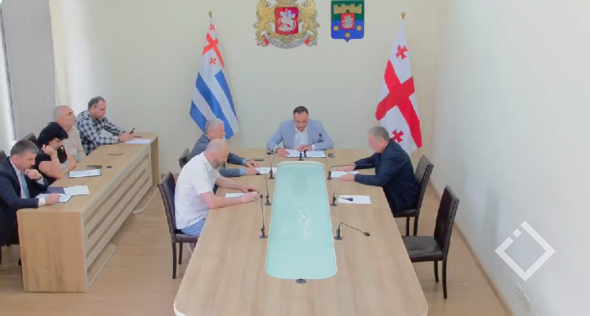 აჭარის უმაღლეს საბჭოში გახარიას პარტიის ორი წევრის უფლებამოსილების შეწყვეტის საკითხს განიხილავენ