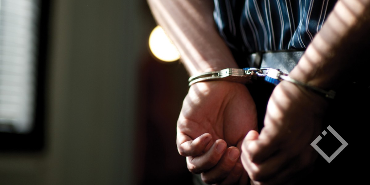 პოლიციამ აჭარაში თაღლითობის ბრალდებით 2 პირი დააკავა