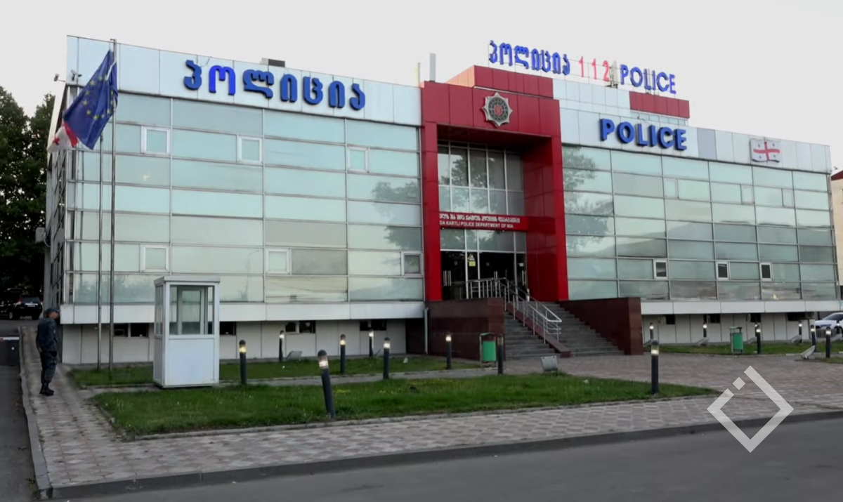 სოფელ ხელთუბანში, შიდა ქართლის პოლიციის დეპარტამენტის თანამშრომლებზე, რამდენიმე მოქალაქის მხრიდან თავდასხმა განხორციელდა - შსს