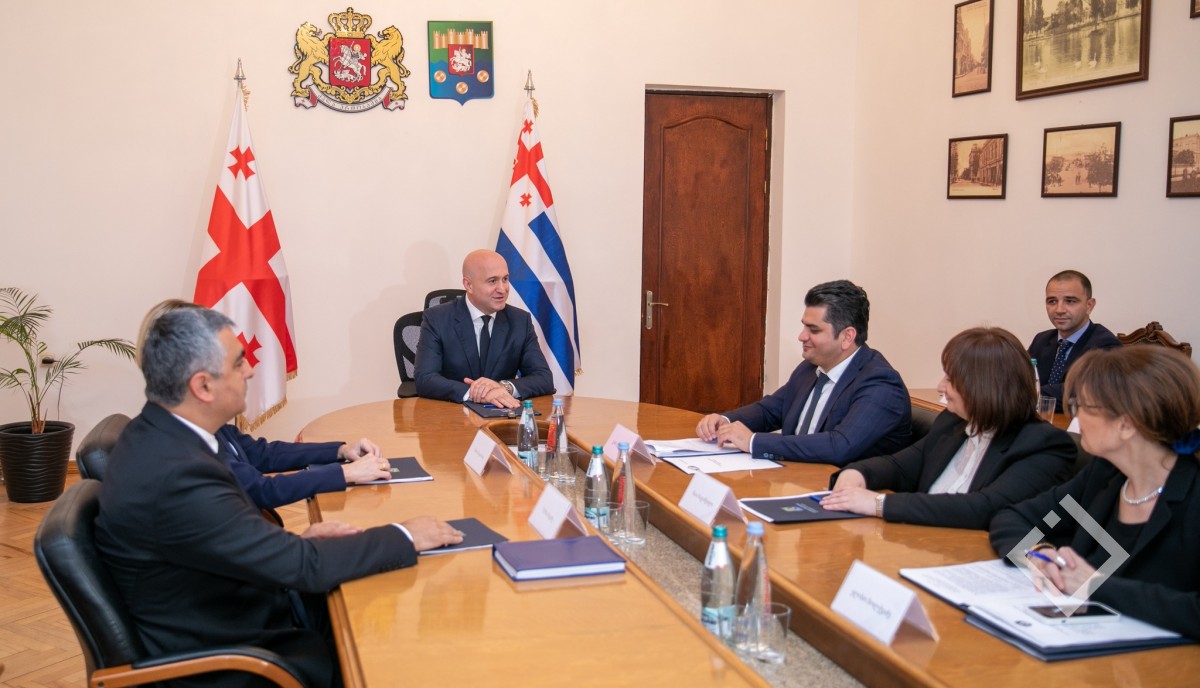ზაფხულის ტურისტული სეზონისთვის მზადების საკითხები განიხილეს დღეს აჭარის მთავრობის სხდომაზე