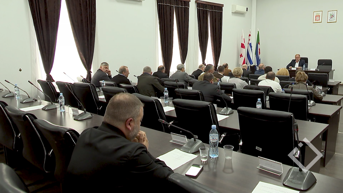ქობულეთის საკრებულომ „ქართული ოცნების“ ფრაქციის თავმჯდომარეს უფლებამოსილება შეუწყვიტა