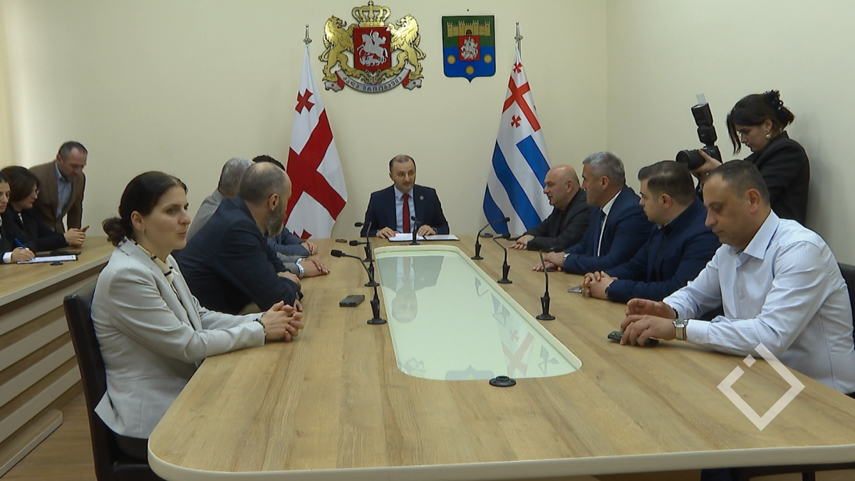 აჭარის უმაღლეს საბჭოში მთავრობის თავმჯდომარეობის კანდიდატს მოუსმენენ