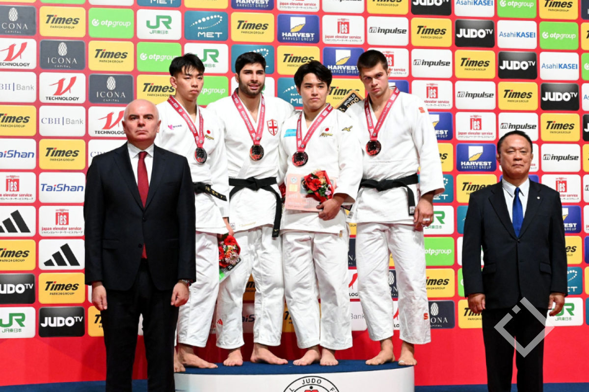 სპორტის მინისტრმა ილია სულამანიძეს, ეთერ ლიპარტელიანსა და გიორგი ჯაბნიაშვილს ტოკიოს „გრან სლემზე“ მოპოვებული მედლები მიულოცა