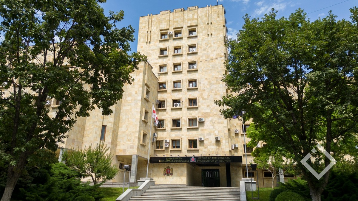 თორნიკე რიჟვაძის საქმეზე დაკავებულ ალექსი ახვლედიანს ბრალდება წარედგინა