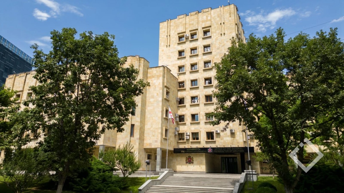 საქართველოს პროკურატურამ ყალბი ოფიციალური დოკუმენტის დამზადებისა და გასაღების ფაქტზე ერთ პირს ბრალდება წარუდგინა