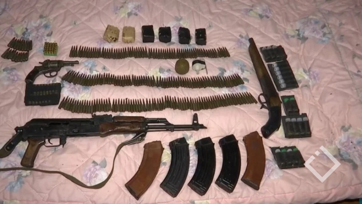 პოლიციამ აჭარაში ცეცხლსასროლი იარაღისა და საბრძოლო მასალის უკანონოდ, ჯგუფურად შეძენა-შენახვა-ტარებისა და გასაღების ფაქტზე უცხო ქვეყნის 2 მოქალაქე დააკავა