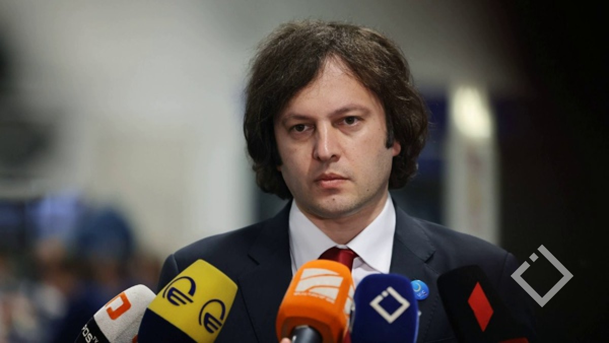 ევროპარლამენტის რეზოლუციები არის აბსოლუტურად უინტერესო, თუკი რამე წააგავს საბჭოთა ინსტიტუტს, ეს არის სამწუხაროდ, ევროპარლამენტი - პრემიერი
