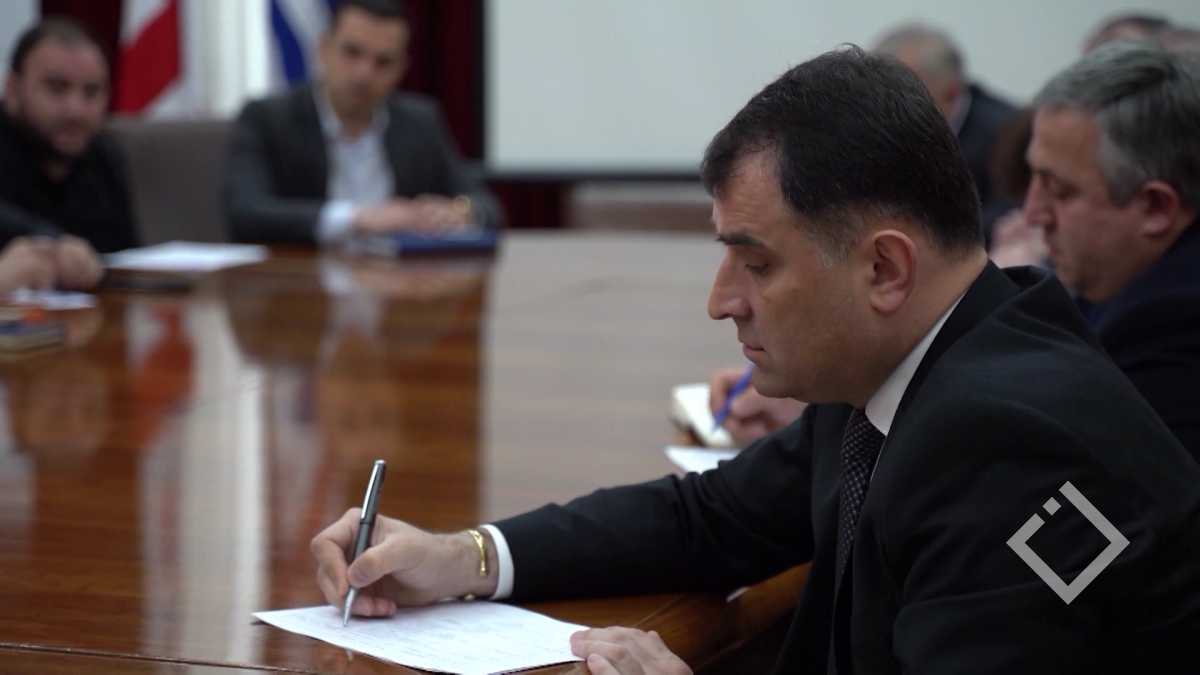 არჩილ ჩიქოვანმა თანამდებობა დატოვა