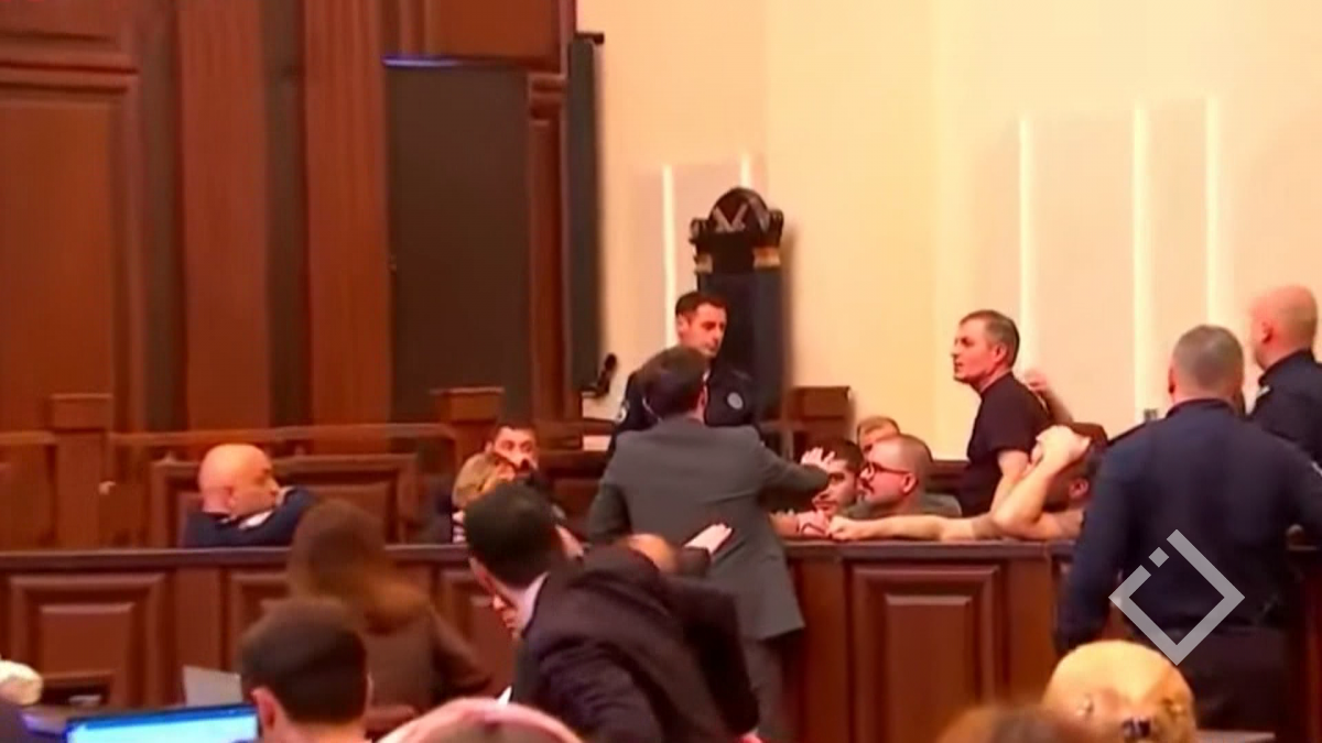 ხმაური იყო აქციაზე დაკავებულების სასამართლო პროცესზე