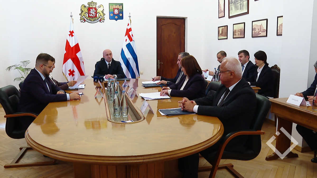 აჭარის ეკონომიკის სამინისტროს ედნარ ნატარიძე, ხოლო სოფლის მეურნეობის მინისტრი დენის სალუქვაძე იქნება
