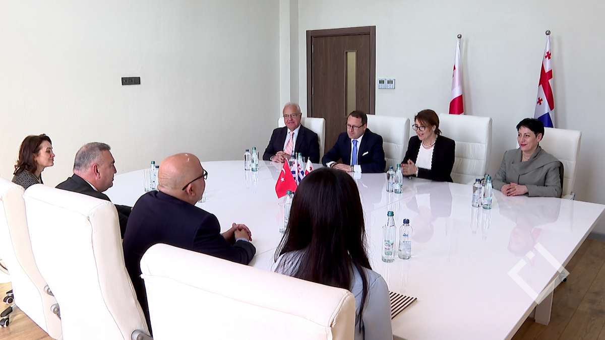 აჭარის კულტურის მინისტრი თურქეთის ელჩს შეხვდა