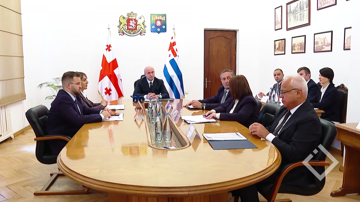 აჭარის მთავრობის თავმჯდომარემ სულხან თამაზაშვილმა აჭარის მთავრობის ორი ახალი წევრი წარადგინა