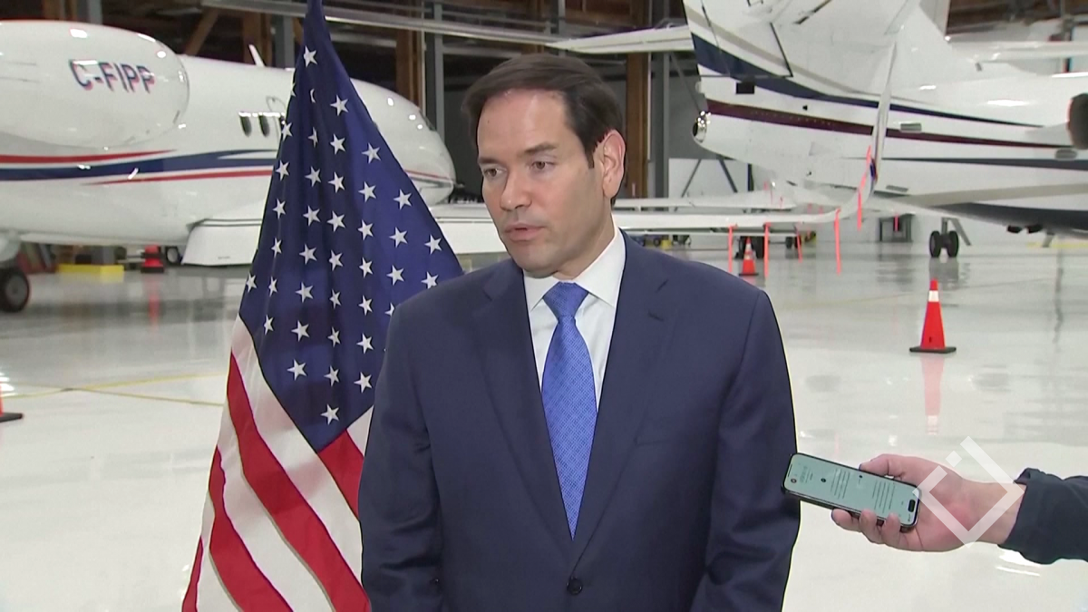 აშშ-ის სახელმწიფო მდივანი ტრამპი-პუტინის შეხვედრის პირობას ასახელებს