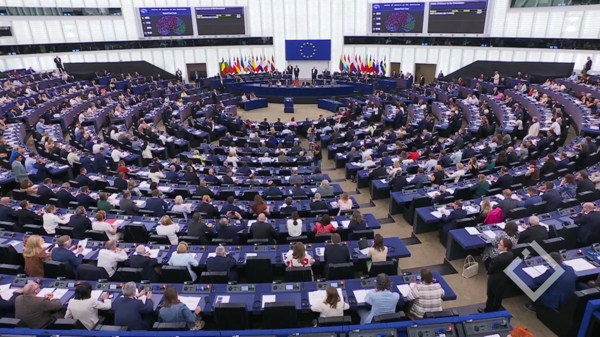 ურსულა ფონ დერ ლაიენი თანამდებობაზე რჩება